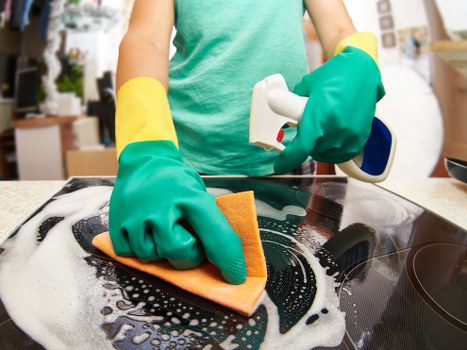 Deep cleaning curtains to remove dust and odours in Motspur Park
